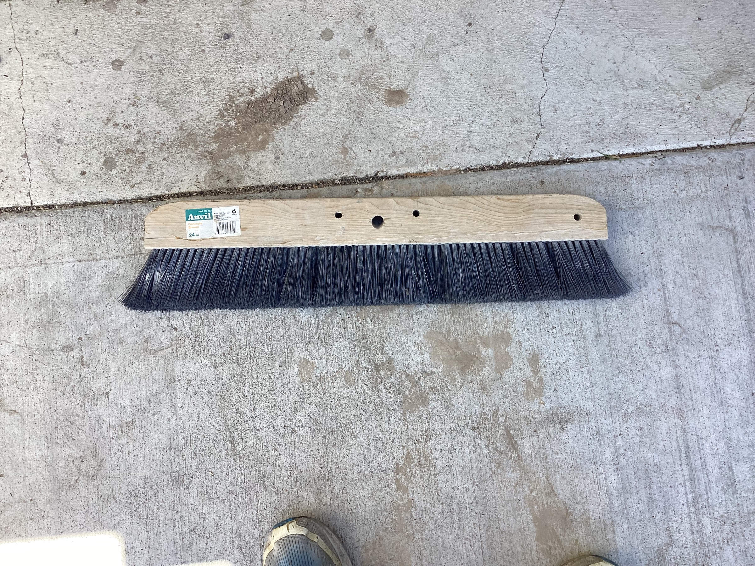 Concrete Finishing Broom 24" Plastic Bristle Attachment — image 1