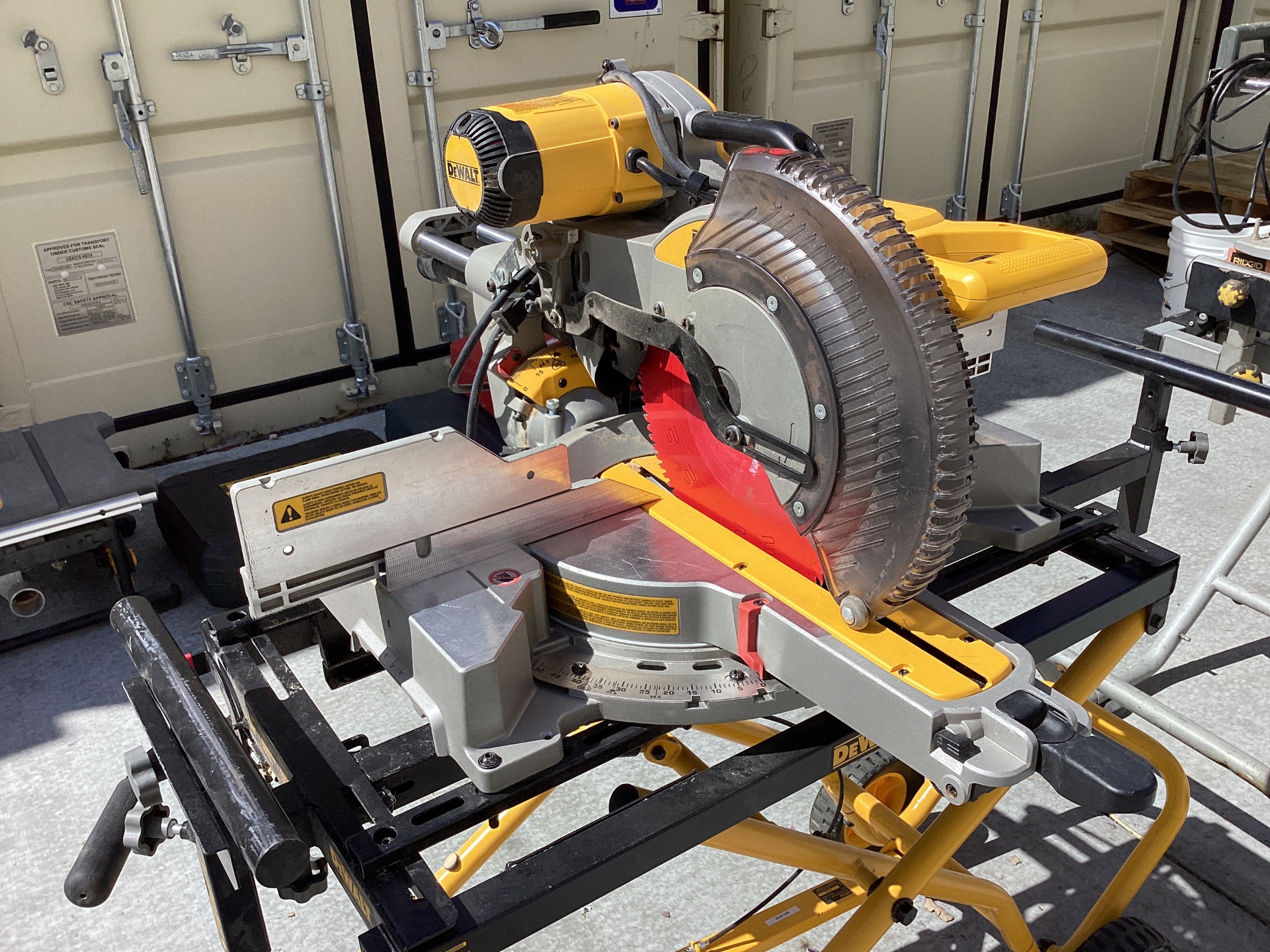 DeWalt Miter Saw — image 2