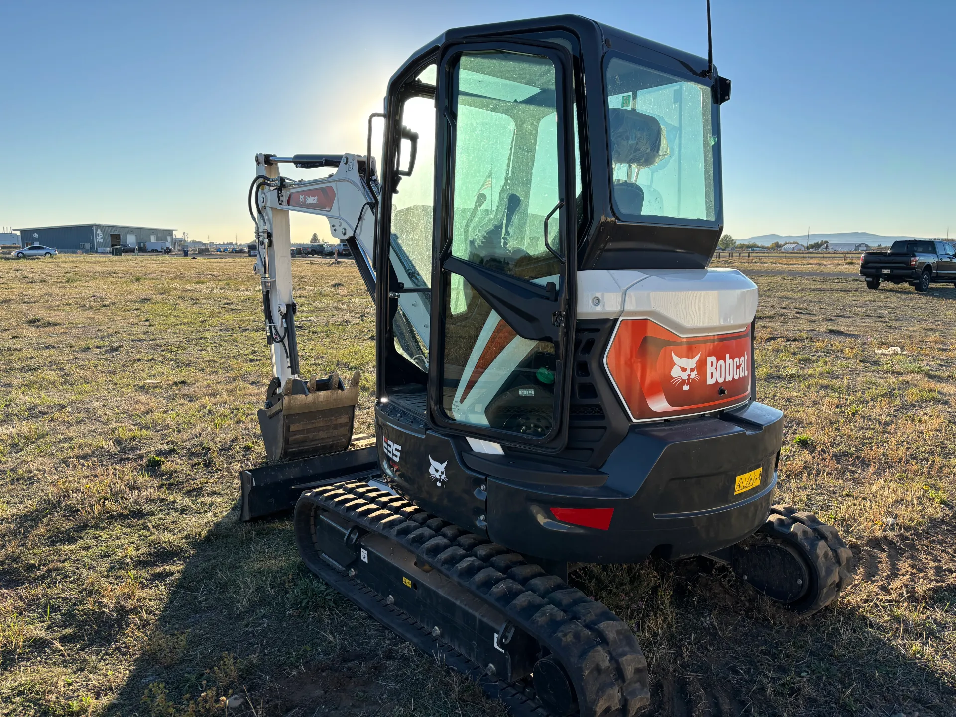 Mini Ex - Bobcat - 10.1ft - 7,467lb — image 3